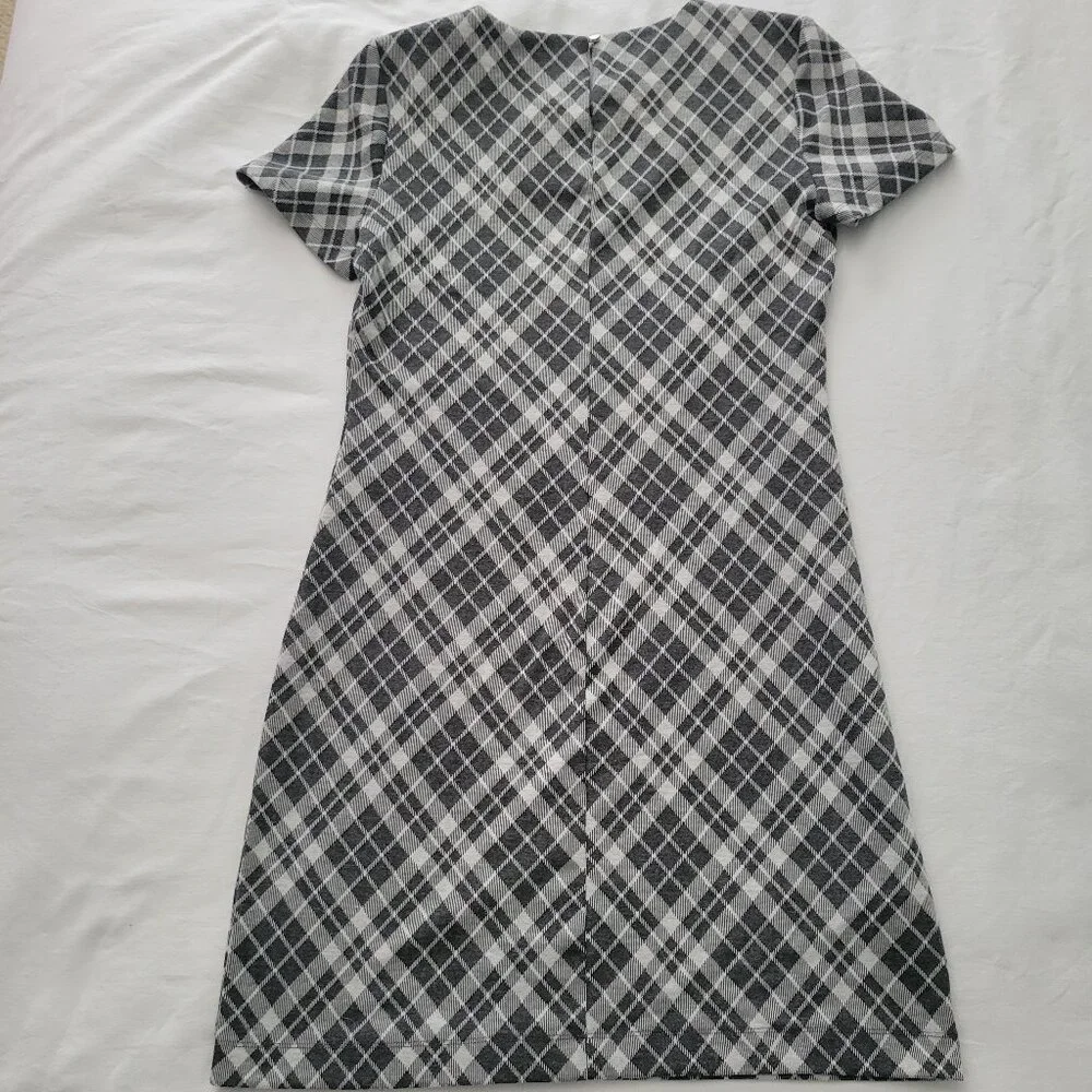 Comfy Casual Tommy Hilfiger Plaid - Picture 5 of 7